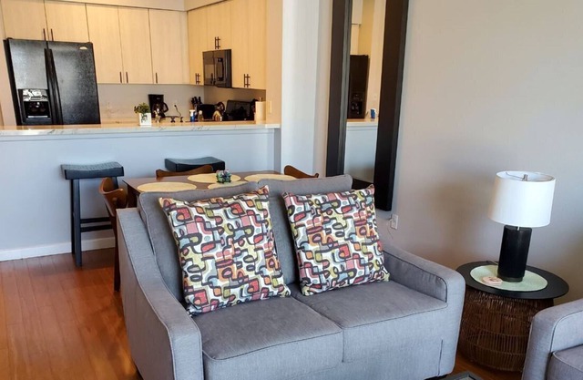 Modern upscale apartment in the heart of the Gaslamp District!