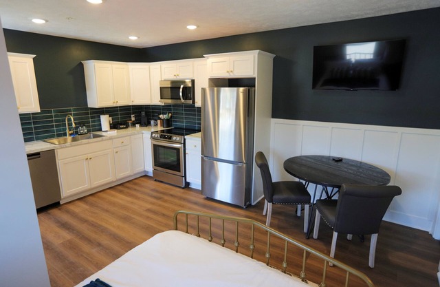Downtown Studio Apartment at The Victorian