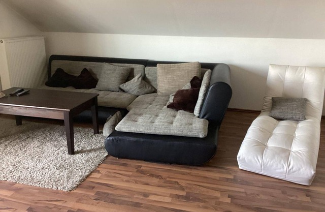 Modern vacation apartment (98sqm) with balcony and view of the Staffelberg