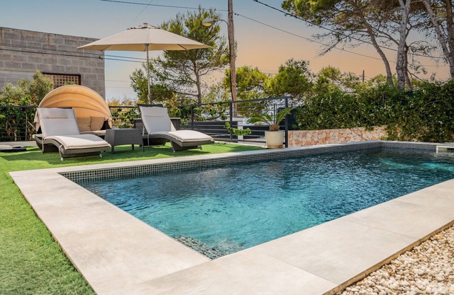 Casa de vacaciones nueva y bien equipada, vista al mar, piscina privada