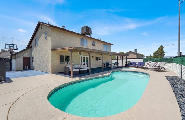Modern Vegas 4BR Home w/ Pool, Jacuzzi & Game Room
