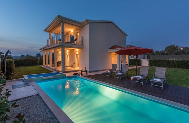 Modern Villa Anita with Pool near Porec