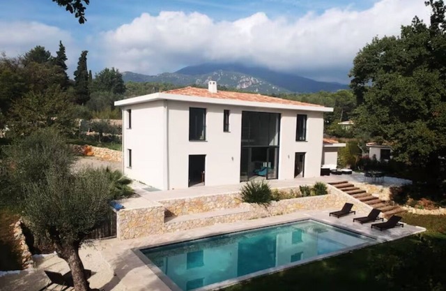 Modern Villa With Pool Near Valbonne