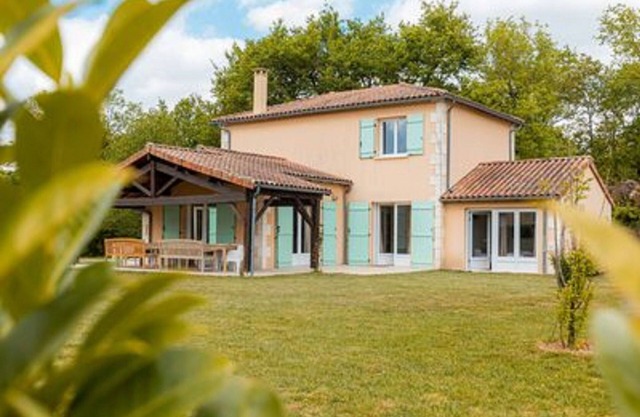Modern villa with large garden and BBQ area