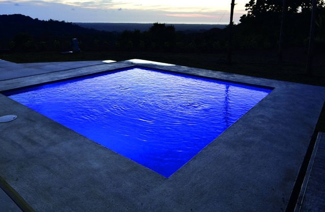 Villa moderna con piscina! Ideal para familias!