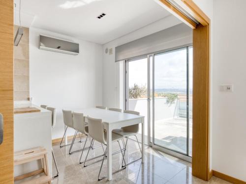 Modern Villa with Pool and barbecue, cleaning included