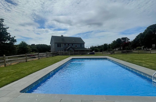 Modern Vineyard Home with Pool, Hot Tub and Pond