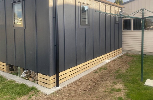 Modern, warm, central, self contained & private