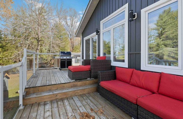 Modern Waterfront Home on Georgian Bay w/ Hot Tub!