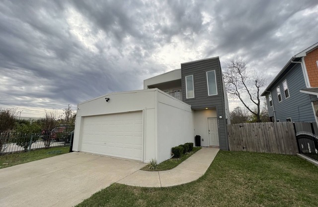Modern West-Dallas 4 Bedroom Charmer in the City