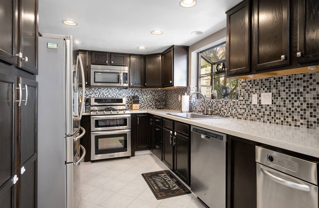 Modern Woodland Hills Home w/ Pool & Tennis Court