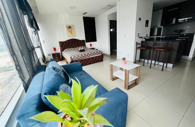 Moderna Suite - Parqueo - Piscina - CitySuites 1204
