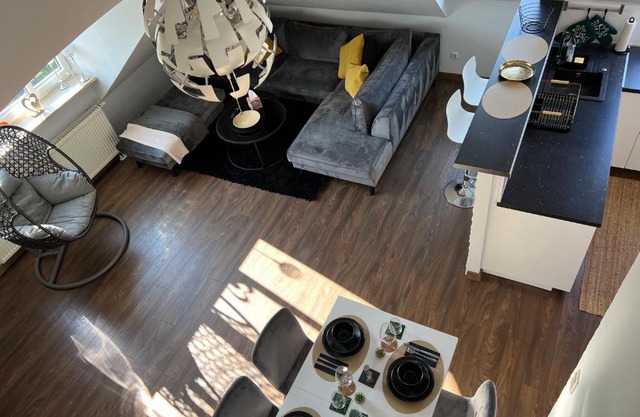 Moderne Galerie-Wohnung! Zentral-A8-B17 WIFI