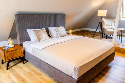 Moderne Maisonette Ferienwohnung mit Gartenzugang, nur 7 Gehminuten zum Strand, Parkplatz & Fahrradunterstellplatz