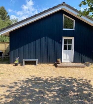 Moderne sommerhus i naturskønne omgivelser