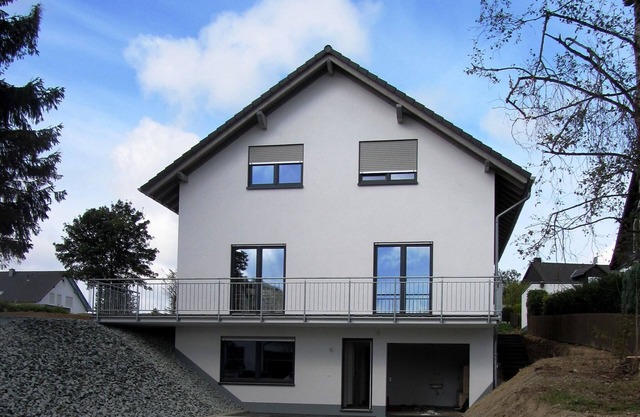 Villa moderna junto al bosque
