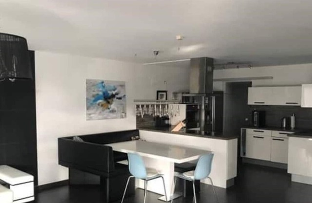 Modernes Apartment im Stadtzentrum+ Blick auf den Balkon