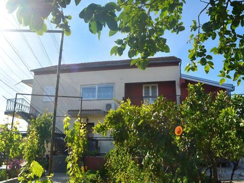 Modernes Apartment In Bibinje Mit Privatem Parkplatz