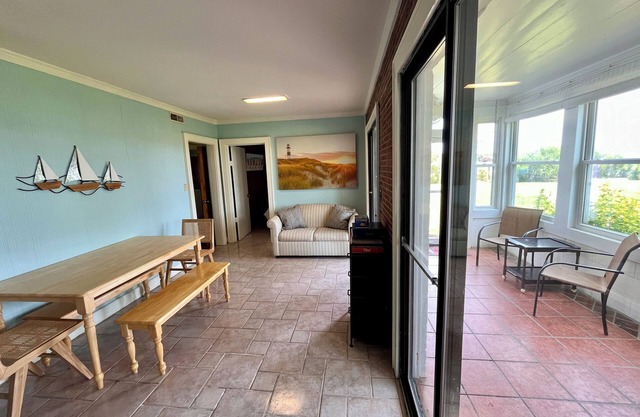 Modernist Waterfront House near Historic Beaufort. Relax on the North River!