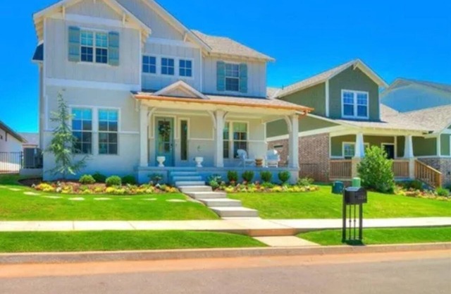 Modernized 4 BR Farmhouse. Close proximity to I-35. Only 20 minutes to OKC.