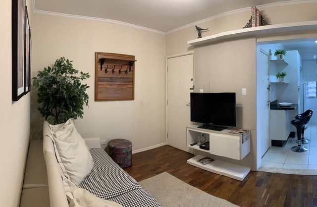 Modernized, quiet area 100 meters from the metro!
