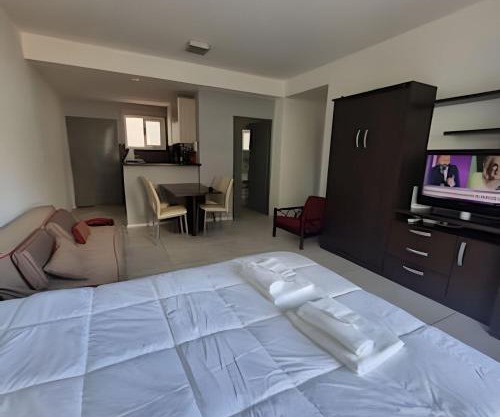 Moderno departamento con patio privado
