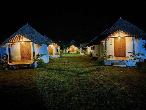 MODHERA SUNRISE RESORT - Tents Bhungas Jungle Restaurants & Candlelight Dining