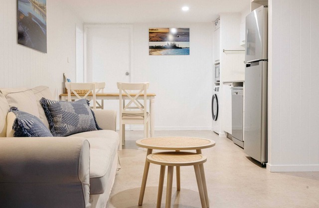 Moffat Beach Coastal Contemporary Unit B