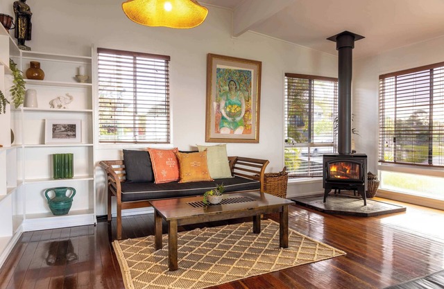 Moffat Beach Retreat, Pet-friendly & Ocean Views