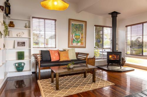 Moffat Beach Retreat, Pet-friendly & Ocean Views