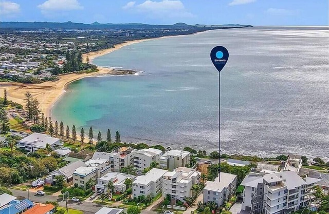 Moffat Beach Surf Retreat