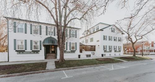 Moffat Inn