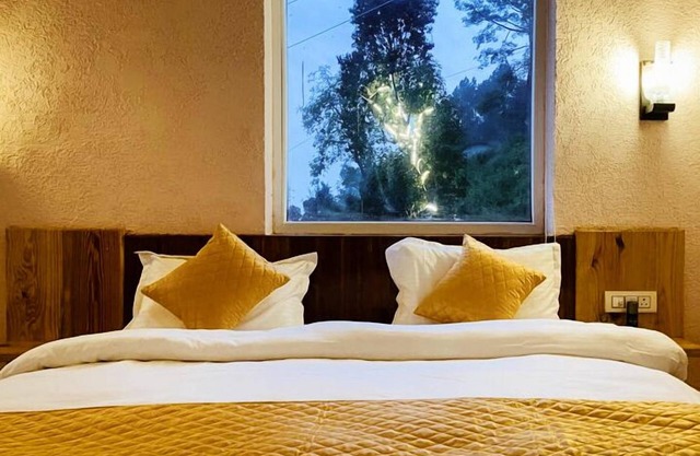 Mohini's Lakeview Cottages