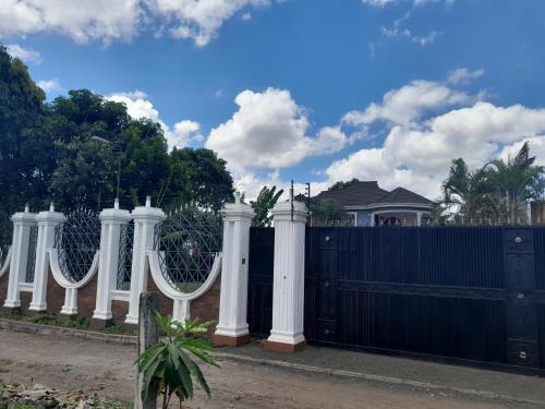 Momela Home