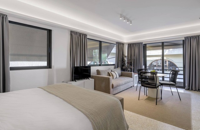 Momo Suites Acropolis by Aura Homes