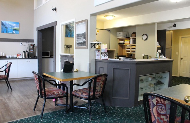 Monashee Lodge