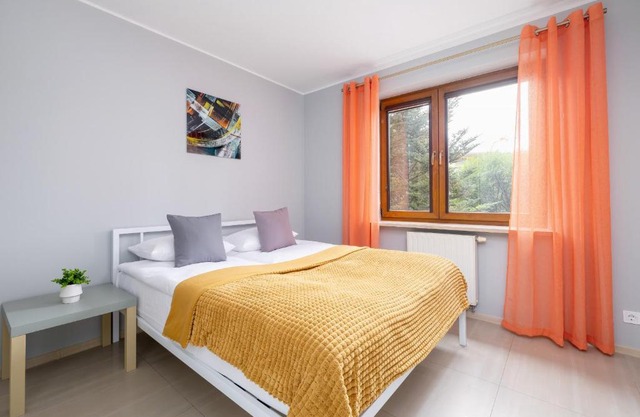 Mondrian Cracow - 2 Bedroom Apartment for Home Office by Noclegi Renters