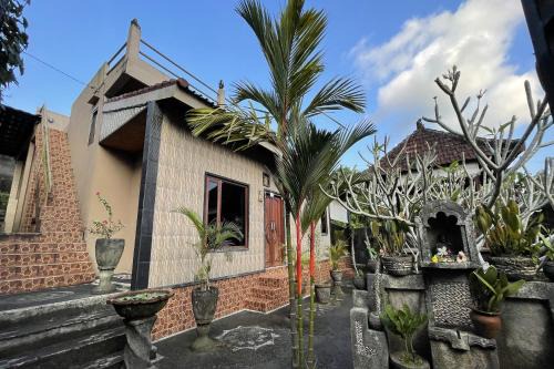 Mongan Homestay Beside The Belulang Hot Spring