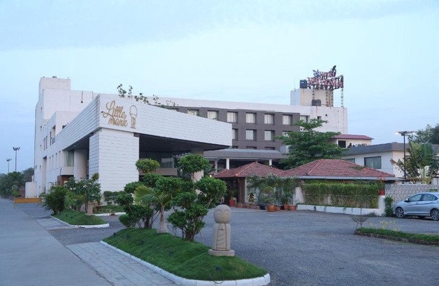 Monk's Nirvanaa Hotel & Resort