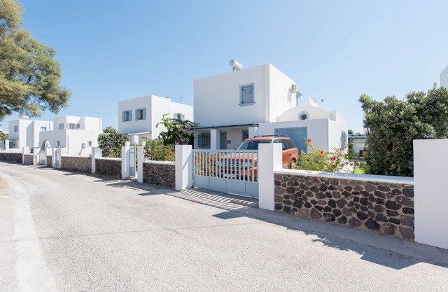 Monolithos Pool Villa by the Beach