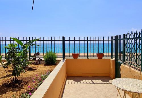 Monolocale fronte mare Mentone