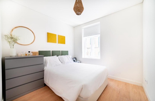 Monsanto Hill House - NO. 565 1D