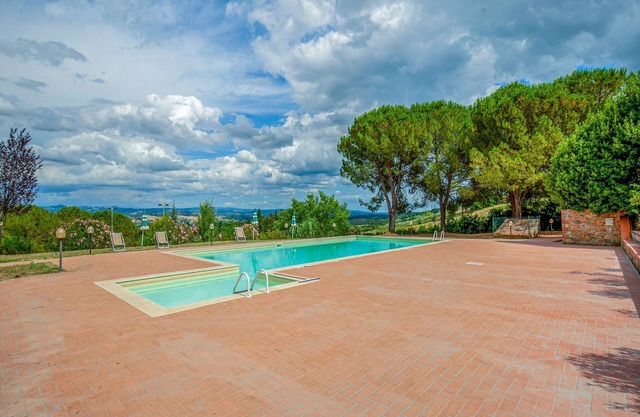 Farmhouse in Gambassi Terme With Pool & Wine