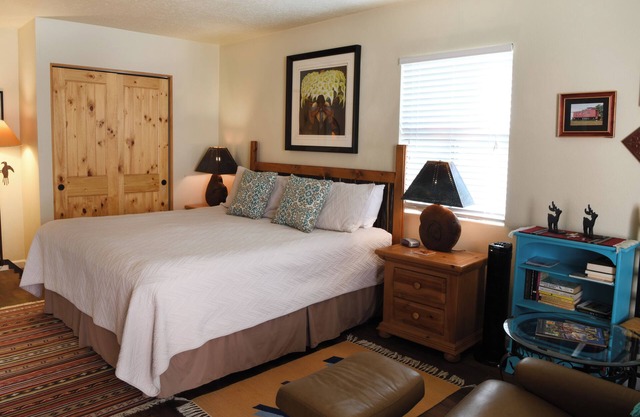 Montana Vista - Great Condo with Pool and Hot Tub Access