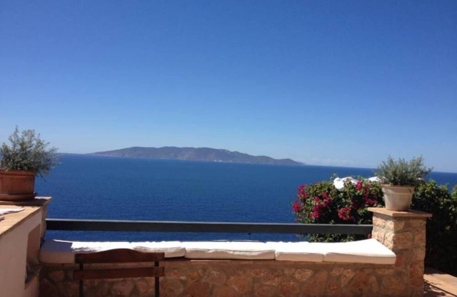 MONTE ARGENTARIO/CALAPICCOLA RENT HOUSE BREATHTAKING VIEW 3 BEDROOMS 3 BATHROOMS
