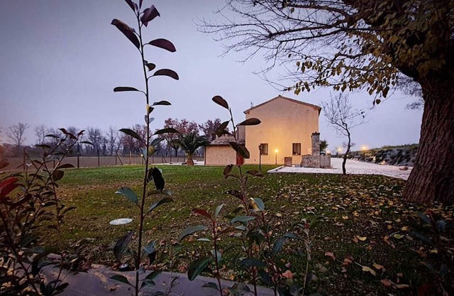 Montefiore House 13 - Iris Farmhouse in the Marche countryside