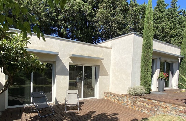 Montélimar-Detached house with tennis pool