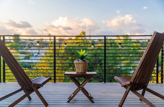 Monterey Park Retreat Spectacular Views Comfort