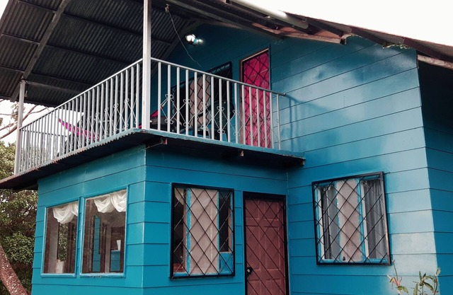MONTEVERDE - ¡Casa cómoda, bien equipada en bosques con vista!