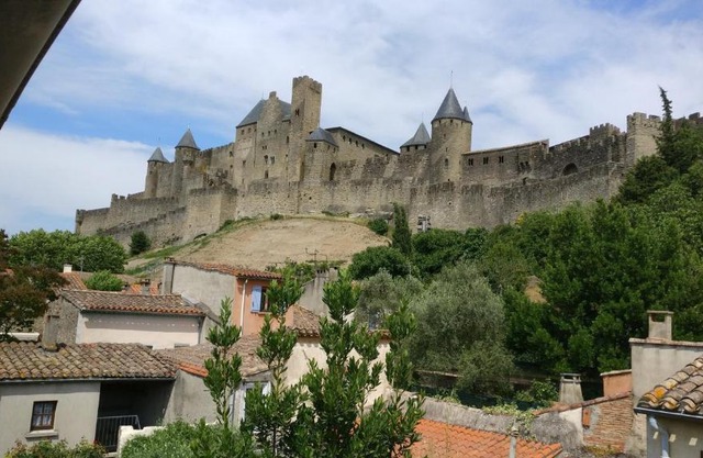 Montez au créneau, Face à la Cité vue sublime